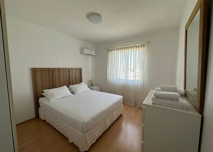 52 - Two Bedroom With Shared Pool Διαμέρισμα Λευκωσία